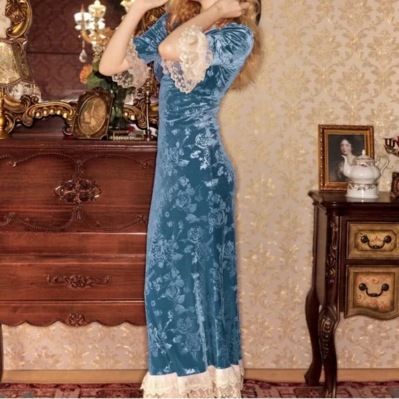 Lait Collection NWT Gwyneth Lace Velvet Maxi Dress in Lake Blue Large Coquette - Picture 2 of 15